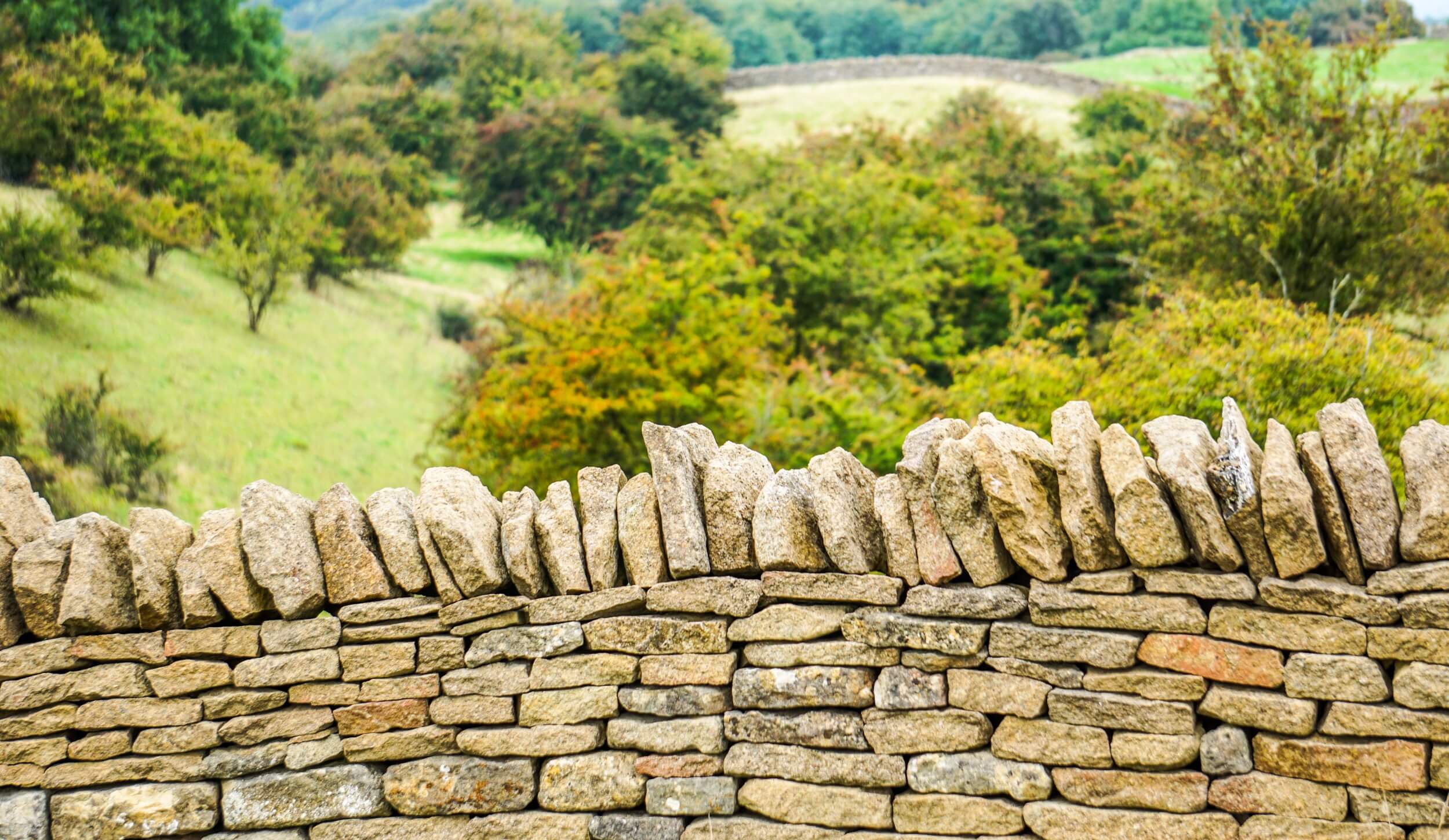 cotswolds stone wall