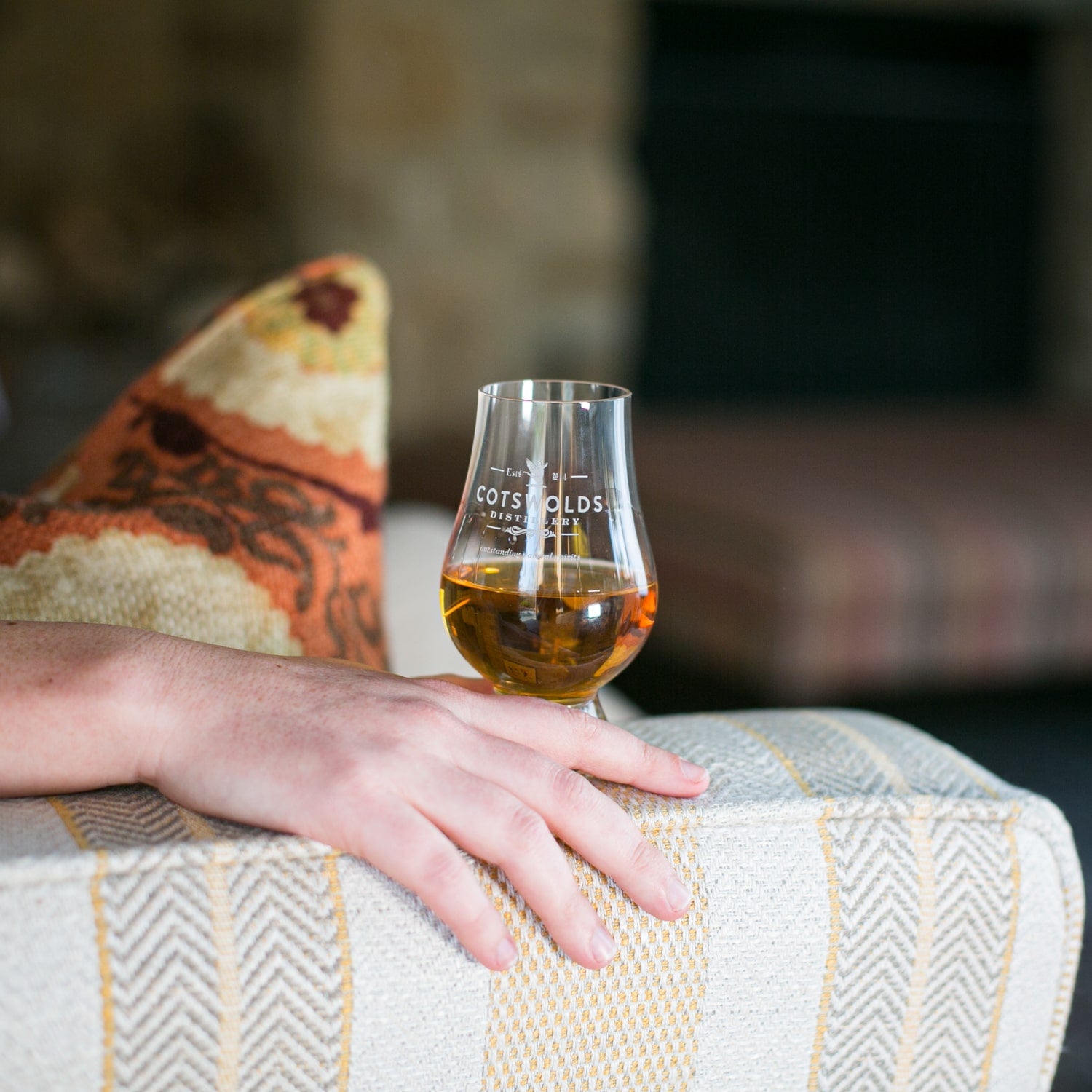 cotswolds whisky serve